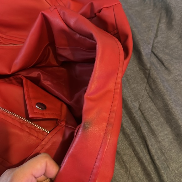 Red jacket - Picture 6 of 6